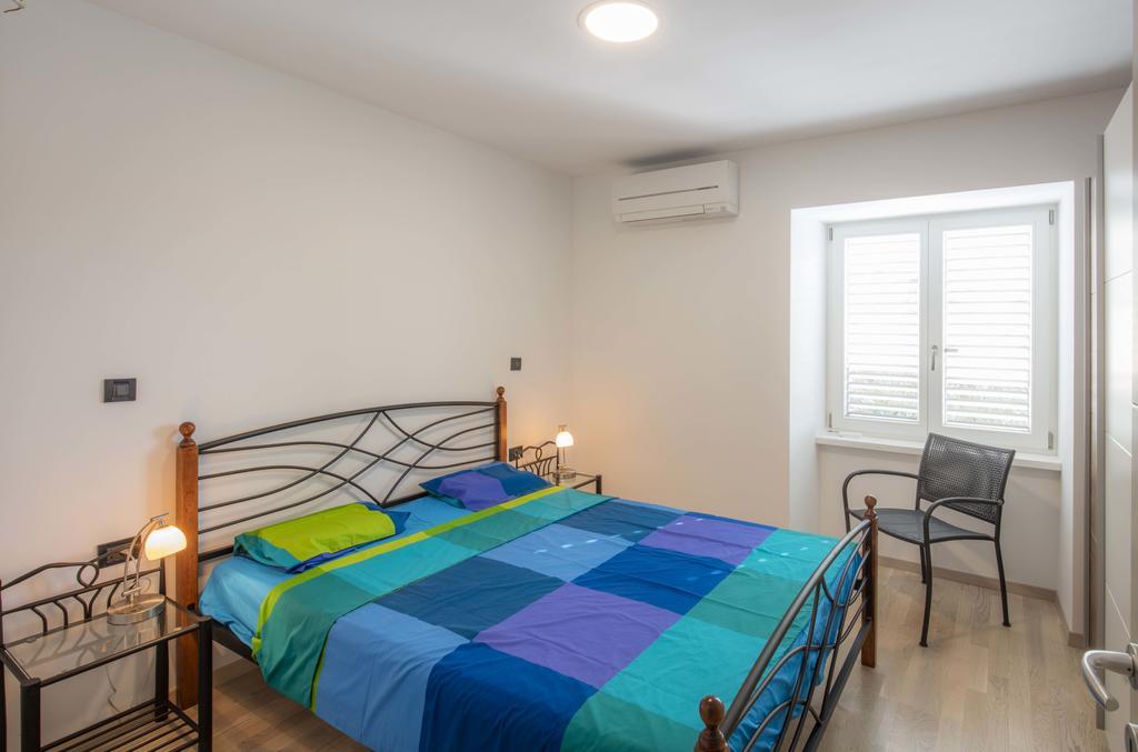 Apartments Villa Adrienne 말리로시니 외부 사진