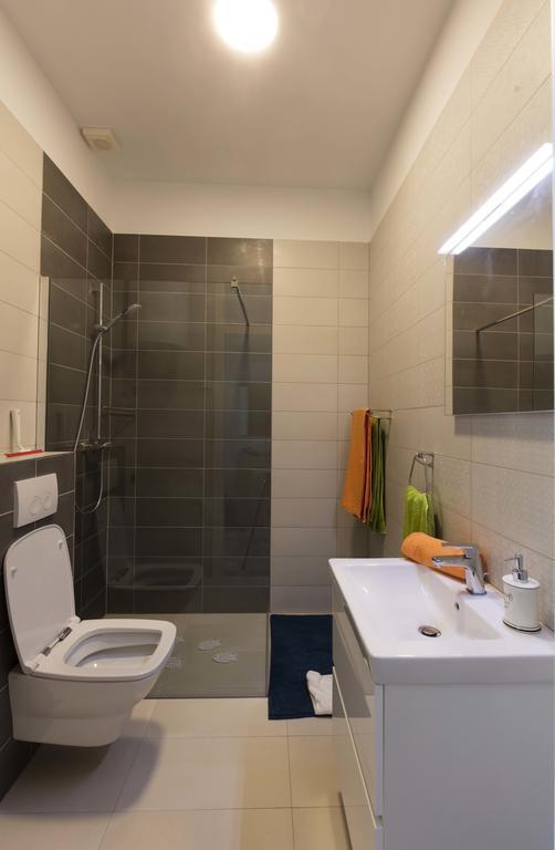 Apartments Villa Adrienne 말리로시니 외부 사진
