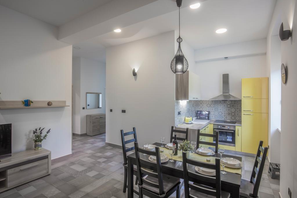 Apartments Villa Adrienne 말리로시니 외부 사진