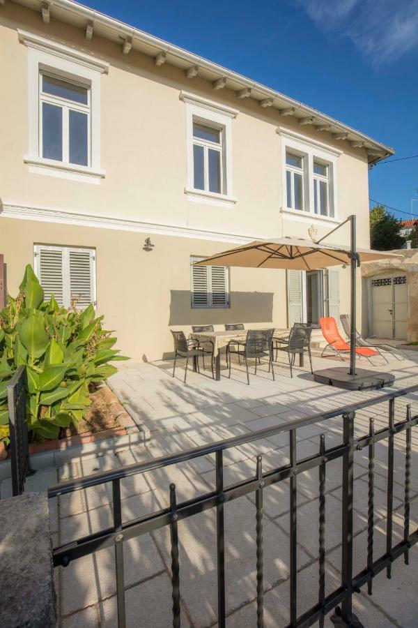 Apartments Villa Adrienne 말리로시니 외부 사진