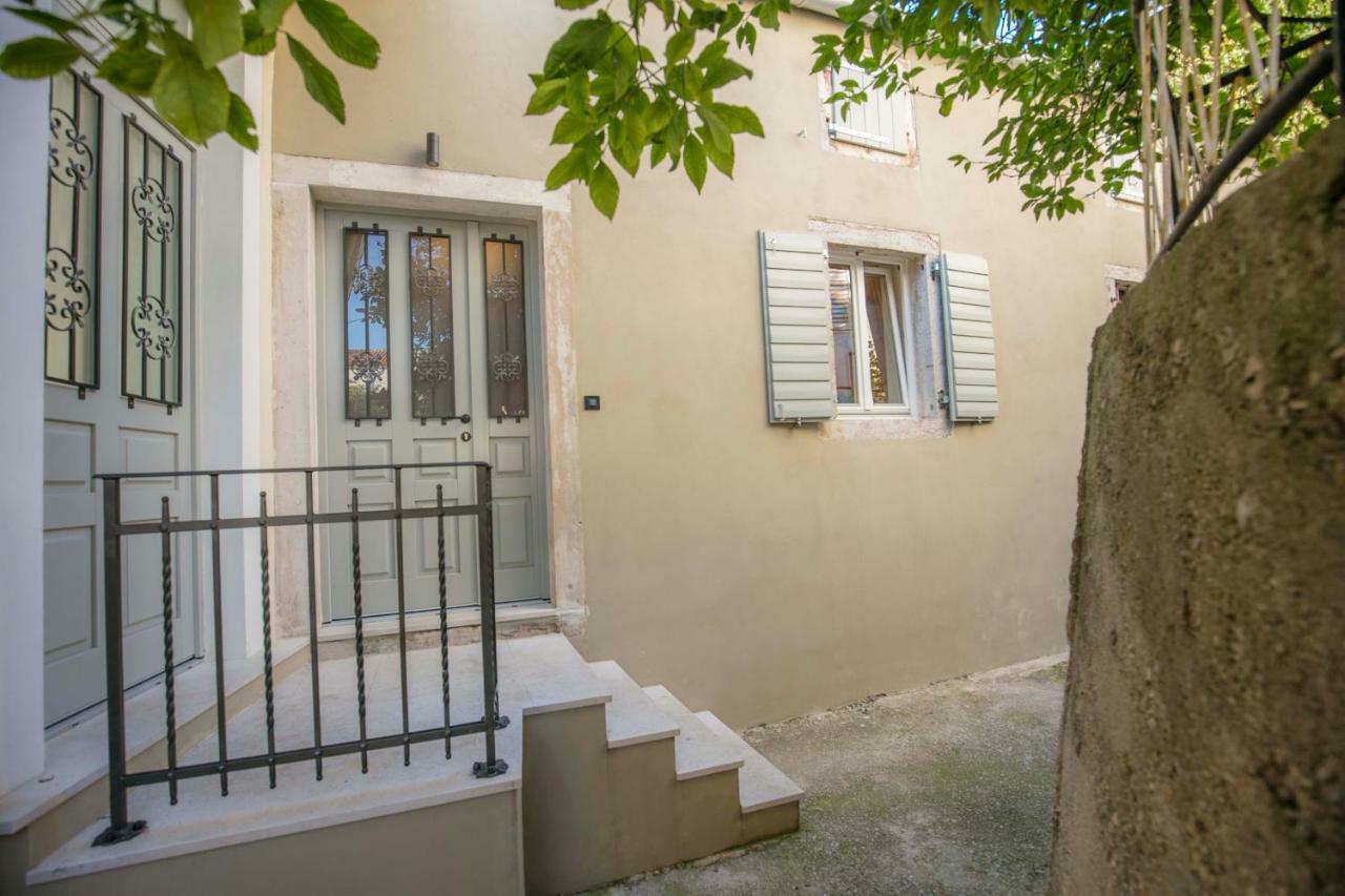 Apartments Villa Adrienne 말리로시니 외부 사진