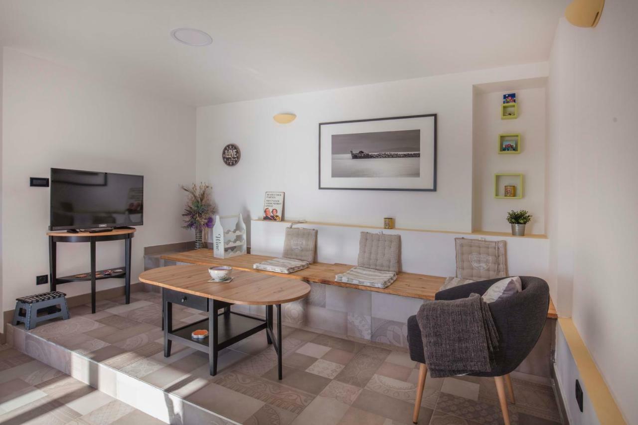 Apartments Villa Adrienne 말리로시니 외부 사진