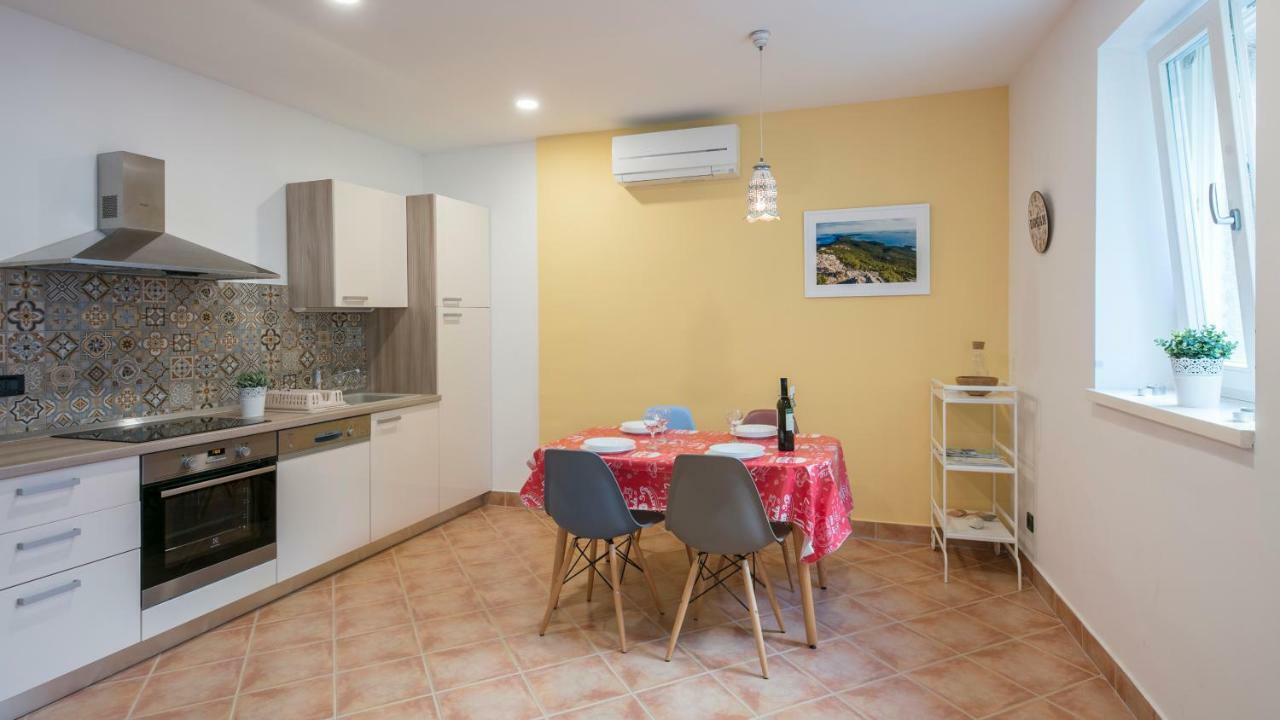 Apartments Villa Adrienne 말리로시니 외부 사진